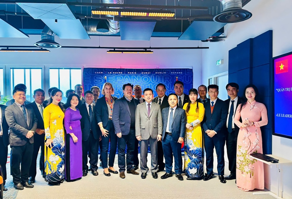 Ủy ban Quản lý vốn nhà nước tại doanh nghiệp tổ chức chương trình đào tạo “Quản trị điều hành cấp cao trong kỷ nguyên bền vững” tại Pháp